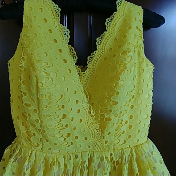Yellow Chi Chi London dress - Picture 2 of 6